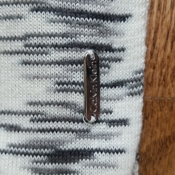 Calvin Klein Heathered Infinity Scarf ❤ Ultra Soft and Comfortable 🥰 - Picture 2 of 8